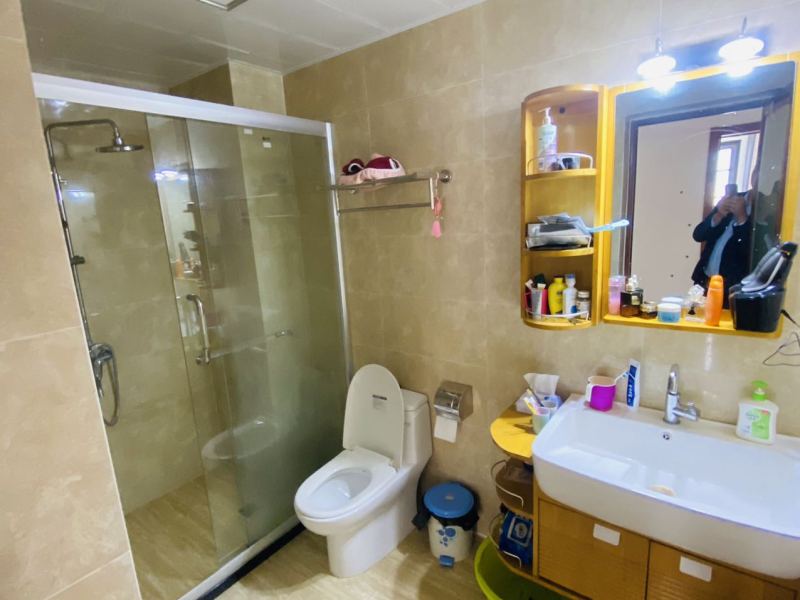 3室2廳2陽臺 中海學(xué)府路8號客廳