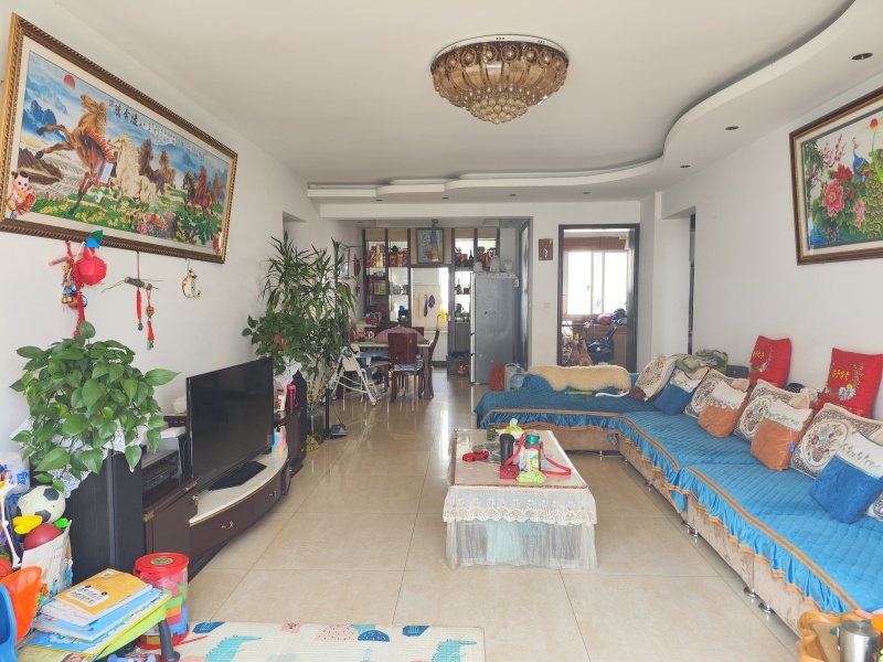 3室2廳1陽臺(tái) 實(shí)力五星彩園客廳