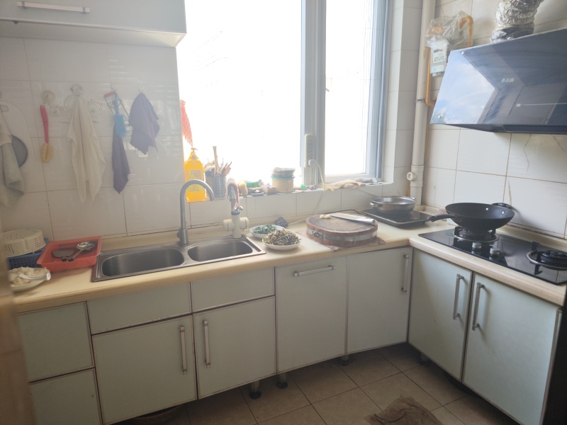 3室2廳1陽臺(tái) 實(shí)力五星彩園廚房