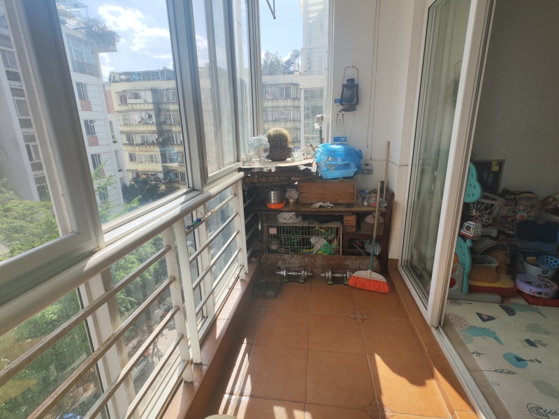 3室2廳1陽臺(tái) 實(shí)力五星彩園陽臺(tái)