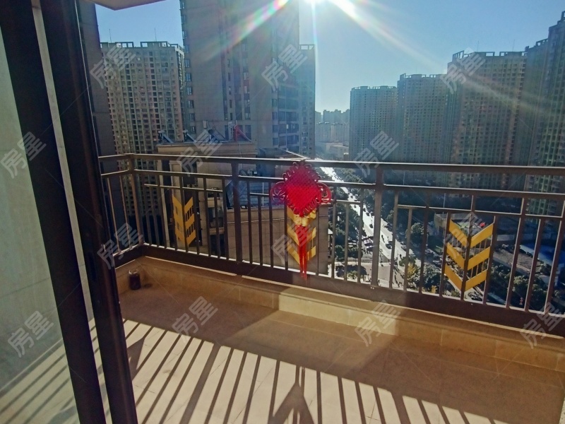 3室2廳2陽(yáng)臺(tái) 中海龍泉公館陽(yáng)臺(tái)