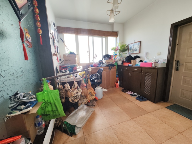 3室2廳1陽臺(tái) 實(shí)力五星彩園門廳