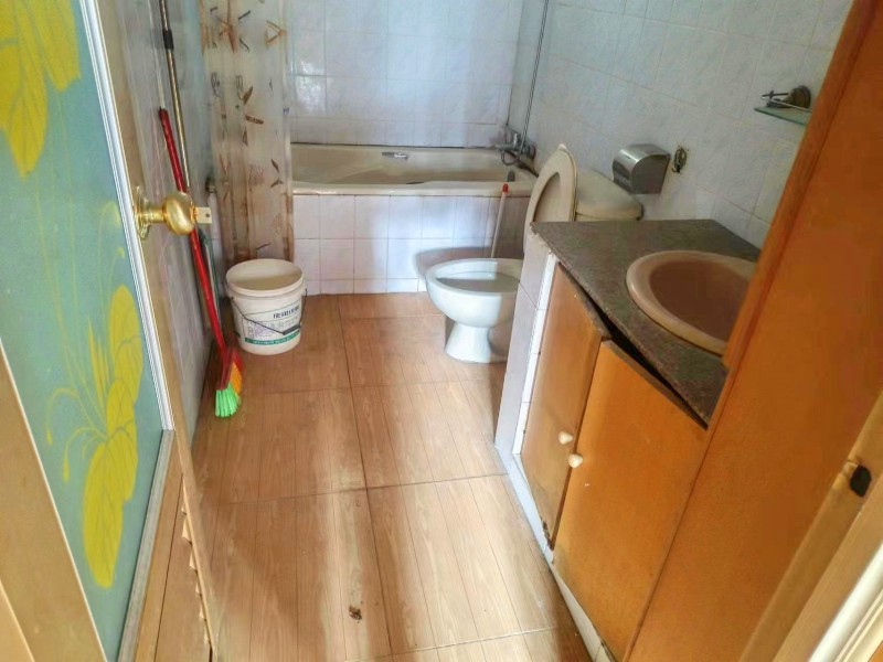 3室2廳1陽臺(tái) 昆明發(fā)電廠生活區(qū)衛(wèi)生間