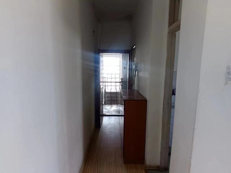 2室2廳2陽臺 東華小區(qū)門廳