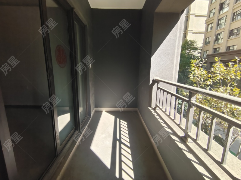 3室2廳2陽臺 萬科銀海泊岸汐望陽臺