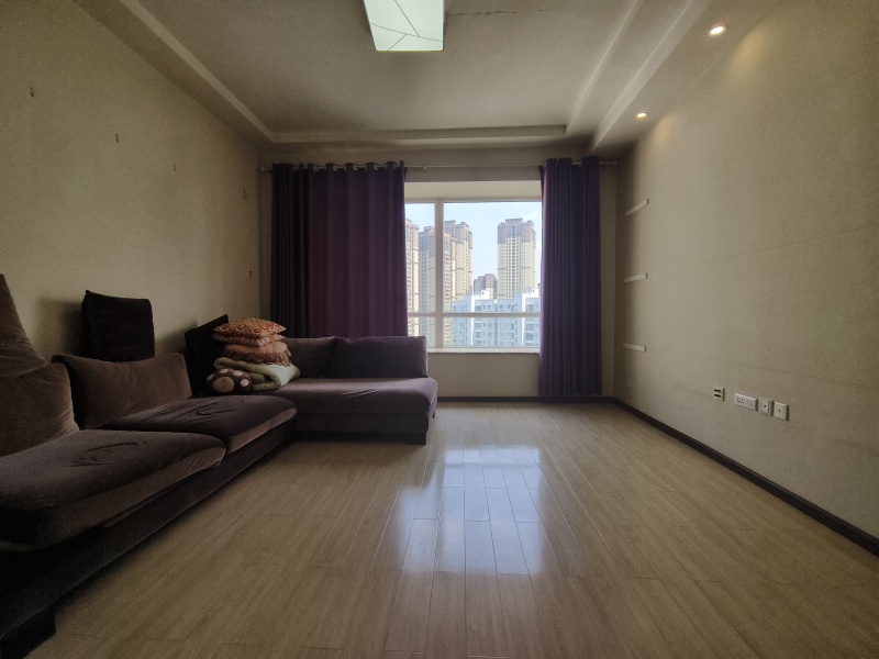 3室2廳1陽臺(tái) 云南映象C區(qū)客廳