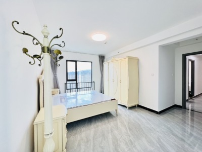 4室2廳1陽(yáng)臺(tái) 碧桂園龍騰世家一期