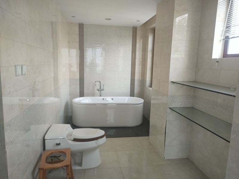 5室3廳2陽臺(tái) 海韻楓丹別墅客廳