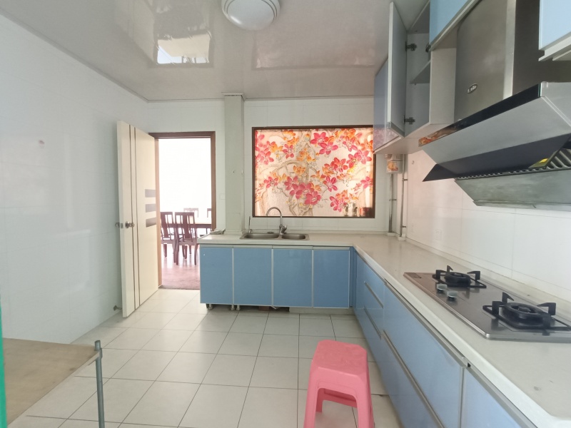 5室2廳2陽臺 世紀(jì)城元春苑廚房