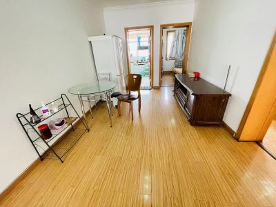 3室2廳1陽(yáng)臺(tái) 船房小區(qū)餐廳