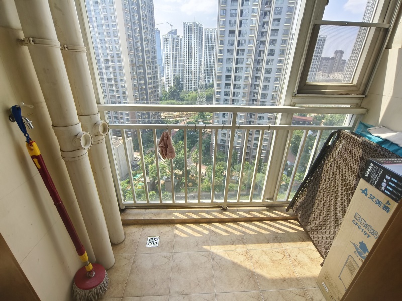 3室2廳1陽臺(tái) 云南映象C區(qū)陽臺(tái)