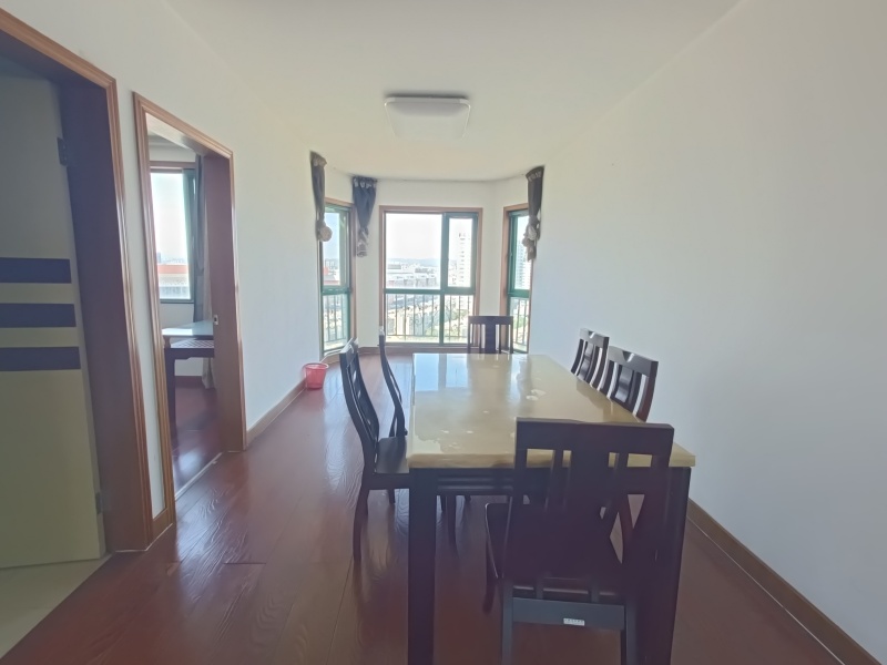 5室2廳2陽臺 世紀(jì)城元春苑餐廳