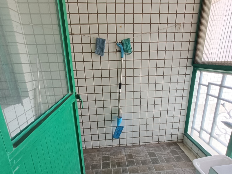 5室2廳2陽臺 世紀(jì)城元春苑陽臺