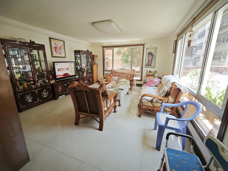 3室2廳2陽臺 桃源花園客廳