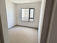 5室2廳2陽臺 藍光水岸公園臥室