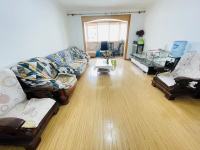 3室2廳1陽(yáng)臺(tái) 船房小區(qū)客廳