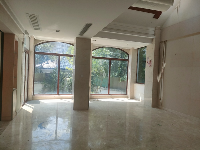 5室3廳2陽臺(tái) 海韻楓丹別墅客廳