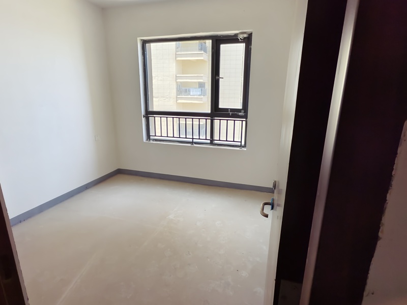 5室2廳2陽臺 藍光水岸公園臥室