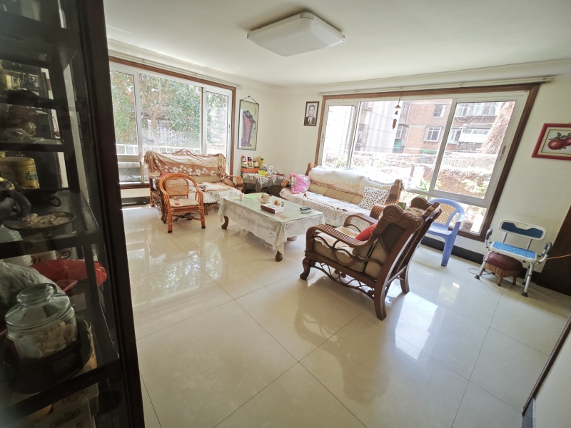 3室2廳2陽臺 桃源花園客廳