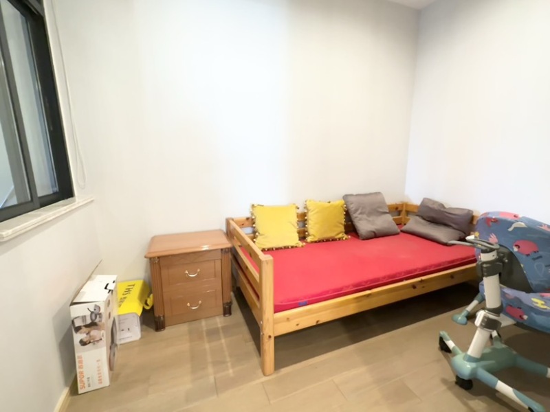 4室2廳2陽(yáng)臺(tái) 俊發(fā)逸天峰書(shū)房