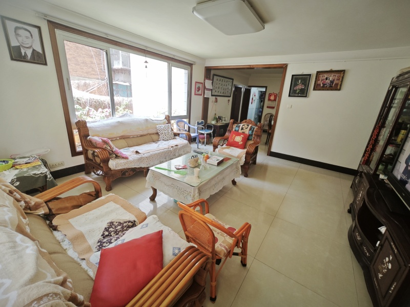 3室2廳2陽臺 桃源花園客廳