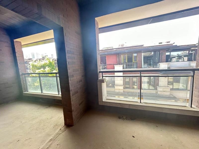 5室2廳4陽臺 昆明恒大云璽別墅陽臺