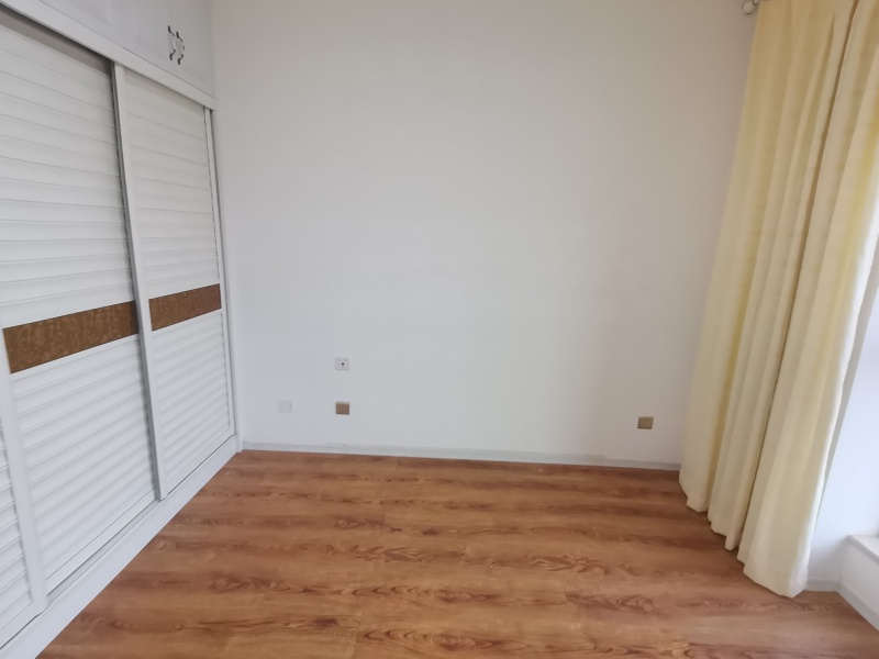 4室2廳2陽臺 俊發(fā)盛唐城臥室