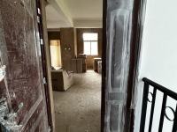 5室2廳3陽(yáng)臺(tái) 東鳴佳苑別墅門廳