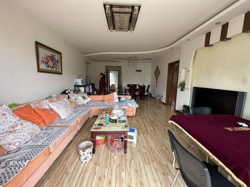 3室2廳2陽(yáng)臺(tái) 世紀(jì)城玉春苑其他