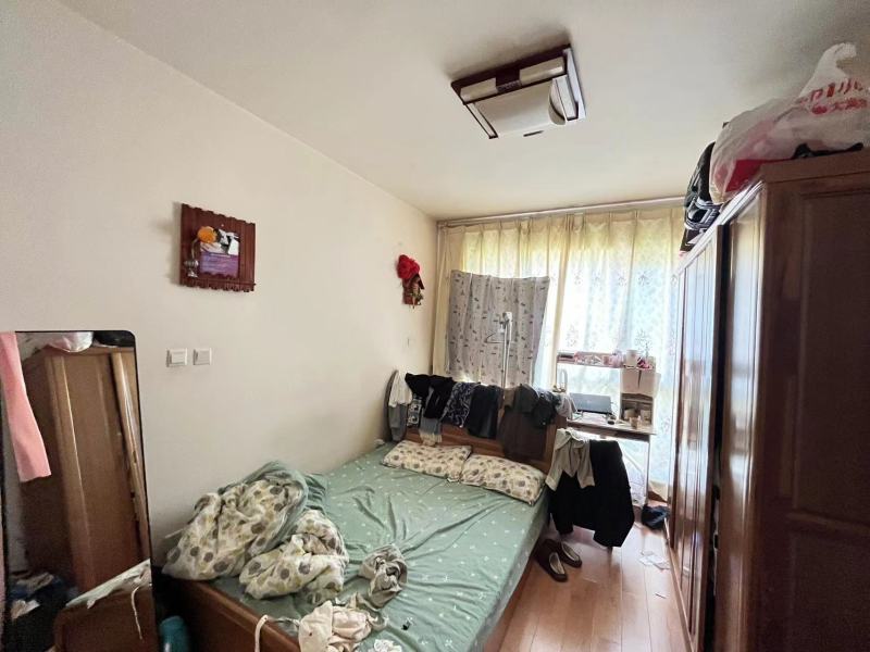 5室2廳 世紀(jì)城沁春苑臥室