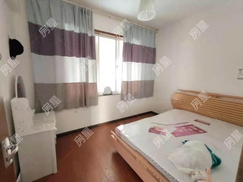 5室3廳3陽(yáng)臺(tái) 馨安苑臥室