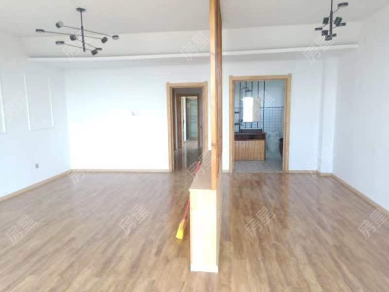 6室3廳4陽臺 云嶺天驕別墅客廳