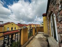 6室3廳 東鳴佳苑別墅陽(yáng)臺(tái)