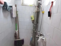 4室2廳1陽臺 秋苑小區(qū)衛(wèi)生間