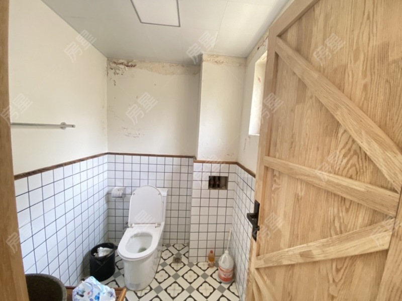 6室3廳4陽臺 云嶺天驕別墅衛(wèi)生間