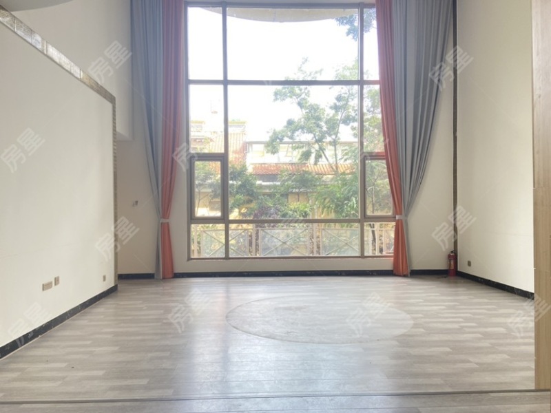 6室3廳4陽臺 云嶺天驕別墅客廳