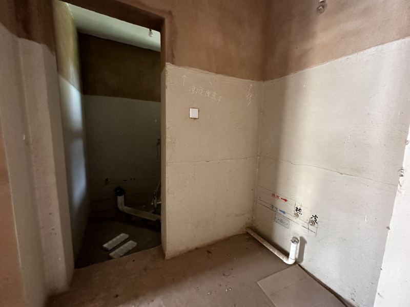 6室3廳 東鳴佳苑別墅衛(wèi)生間