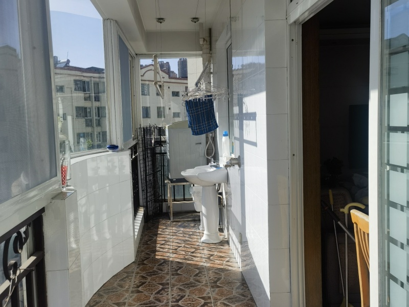 5室2廳3陽(yáng)臺(tái) 西麗園其他