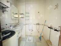 3室2廳2陽(yáng)臺(tái) 滇池森林別墅衛(wèi)生間