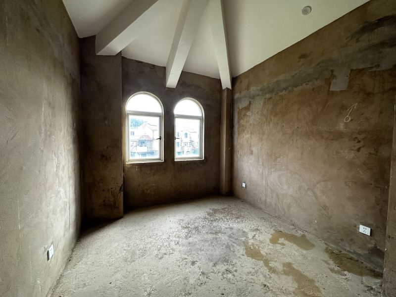 6室3廳 東鳴佳苑別墅臥室