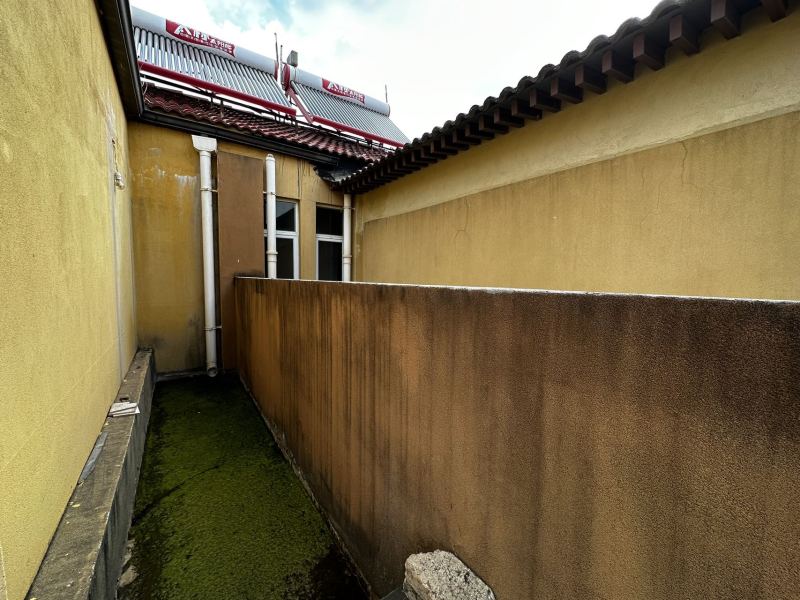 6室3廳 東鳴佳苑別墅陽(yáng)臺(tái)