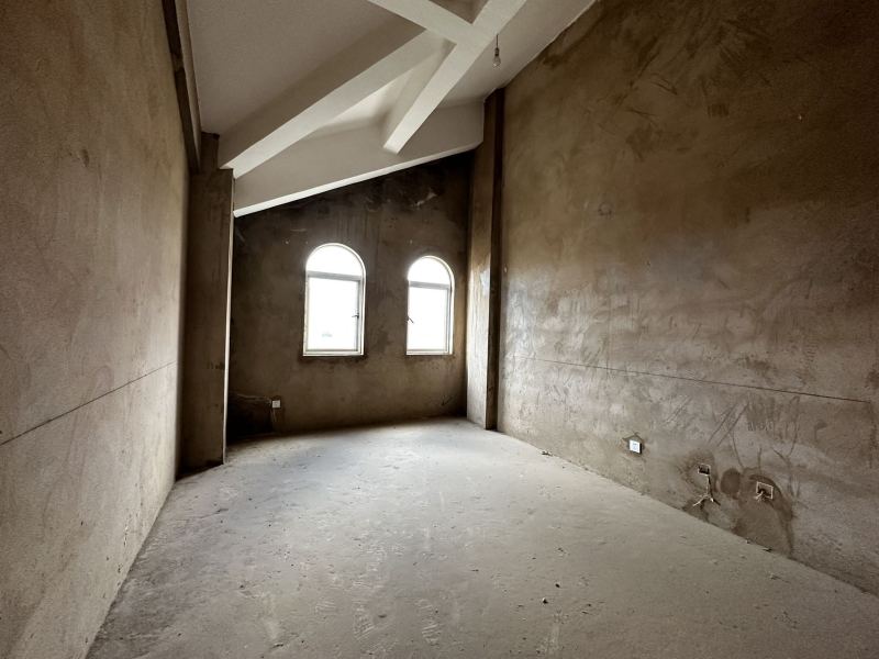 6室3廳 東鳴佳苑別墅臥室