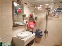 4室2廳1陽臺 秋苑小區(qū)衛(wèi)生間