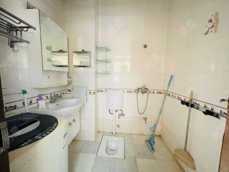 3室2廳2陽(yáng)臺(tái) 滇池森林別墅衛(wèi)生間