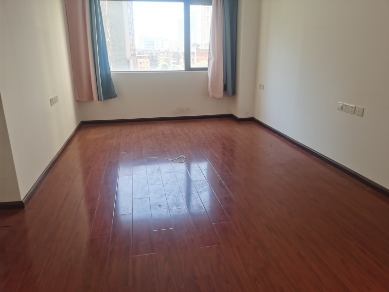 4室2廳1陽臺 保利中心餐廳