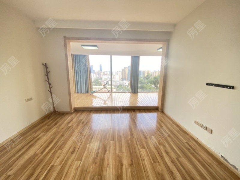 6室3廳4陽臺 云嶺天驕別墅臥室