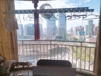 2室2廳1陽臺 中環(huán)金界客廳