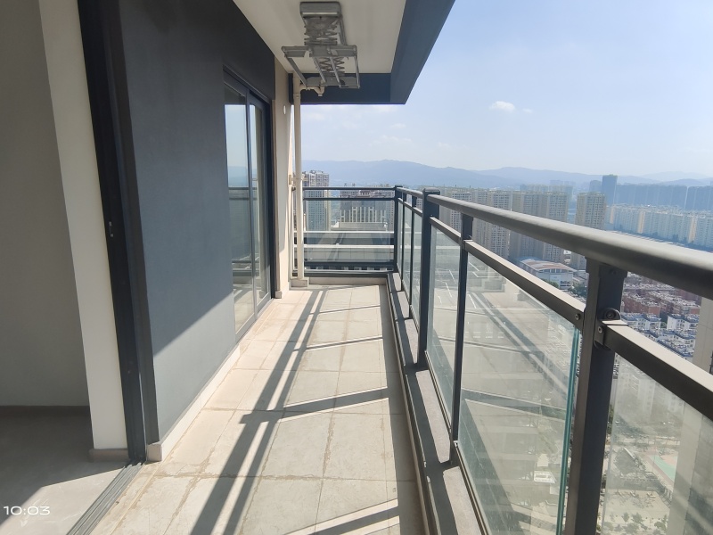 4室2廳2陽臺 俊發(fā)龍泉俊園A2地塊陽臺