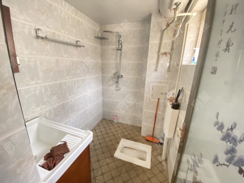 6室3廳4陽臺 云嶺天驕別墅衛(wèi)生間