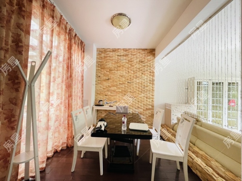 3室2廳2陽(yáng)臺(tái) 滇池森林別墅書(shū)房